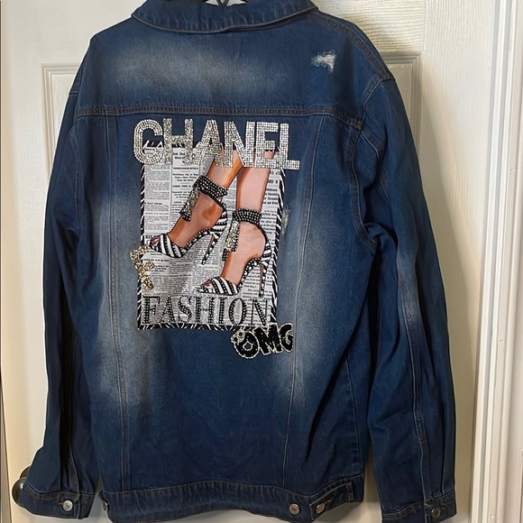 Classic Blue Denim Jacket with Distressed Look - Picture 5 of 5